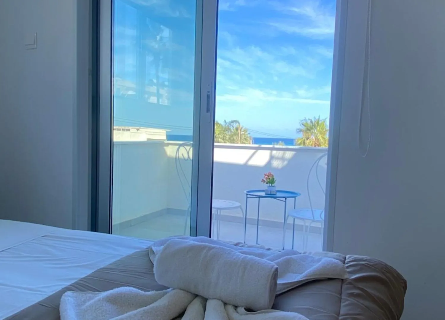 Wake Up By The Sea Flats location
